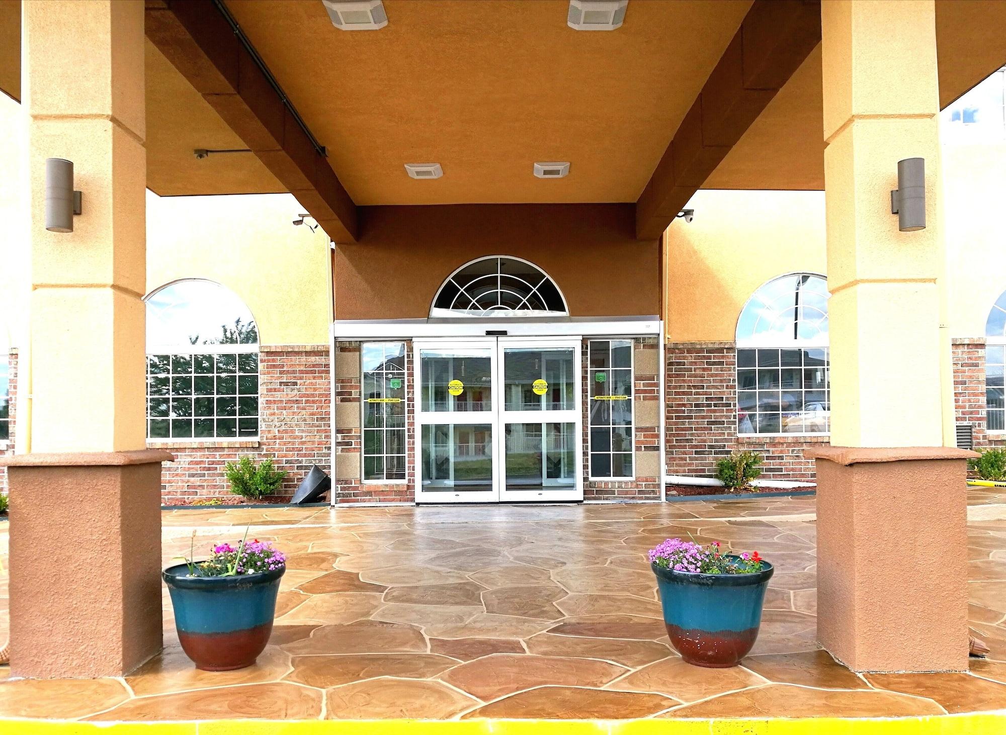 Super 8 By Wyndham Kansas City Exterior foto