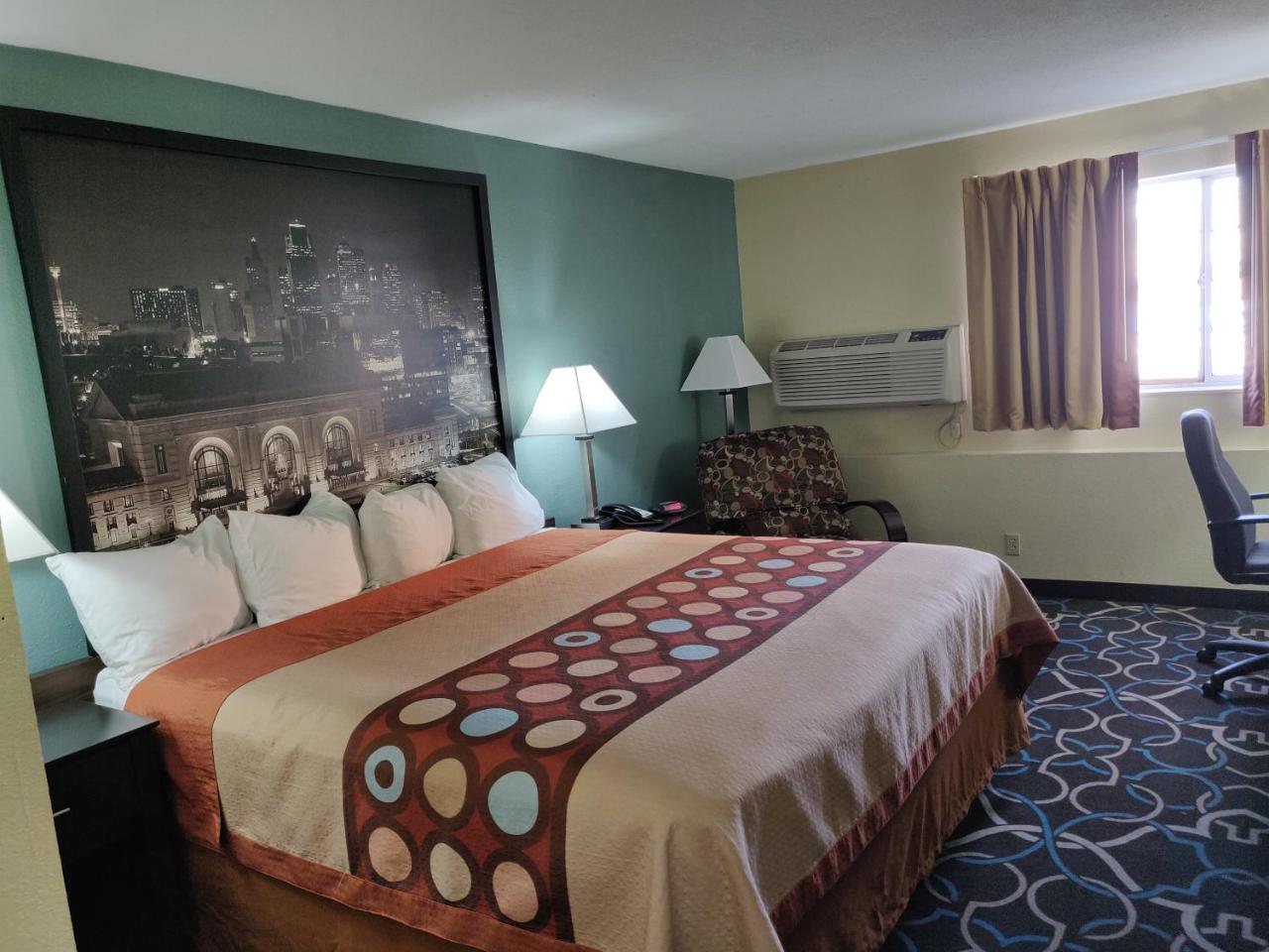 Super 8 By Wyndham Kansas City Exterior foto