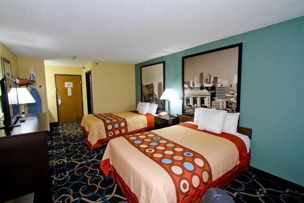 Super 8 By Wyndham Kansas City Exterior foto